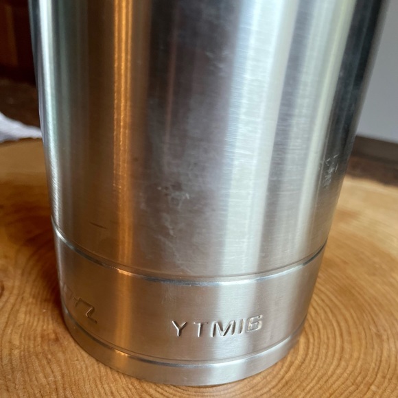 SnapOn Dining Snapon Tools Socket Thermos 69 Oz Food Liquid Ytm16